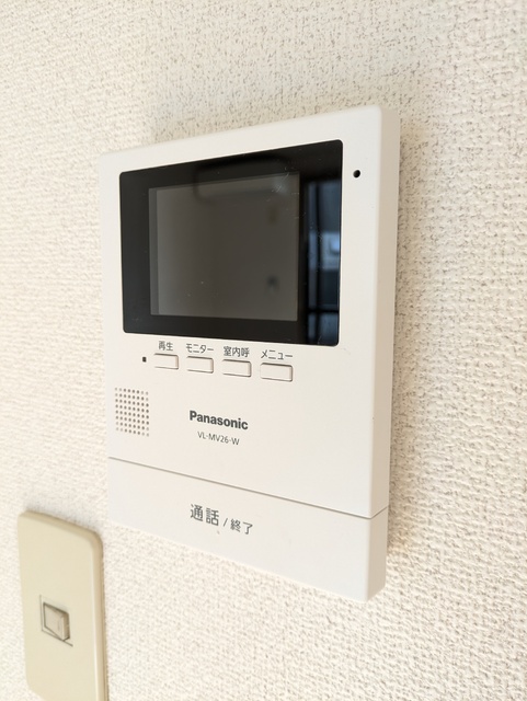 セキュリティ　★★モニター付きインターホンで室内にいながら来客対応が出来ま