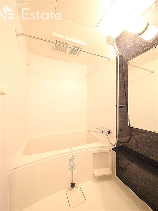 バス・シャワールーム　バスルーム