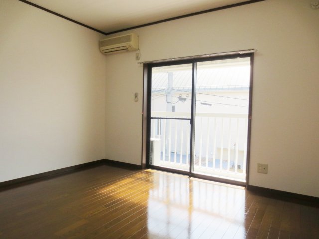 居室・リビング　別号室の参考写真です。