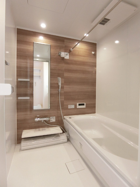 バス・シャワールーム　追い焚き付