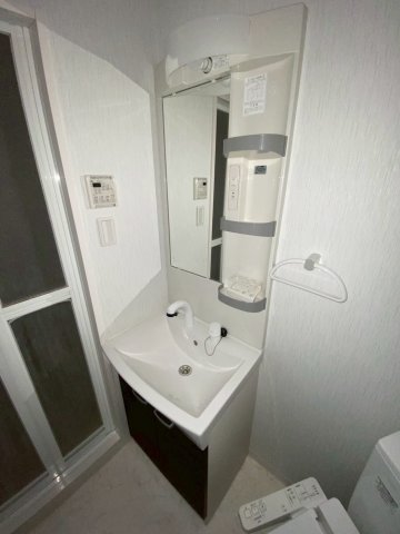 洗面設備　独立洗面化粧台付き