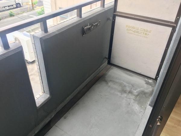 バルコニー　南向きバルコニー。洗濯機置場ございます