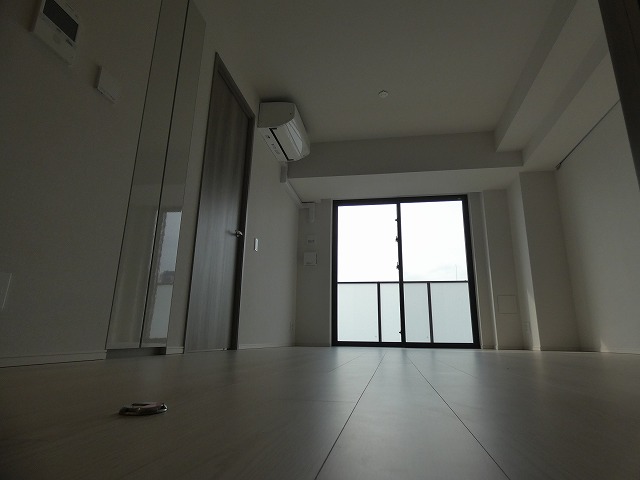 居室・リビング　内観1