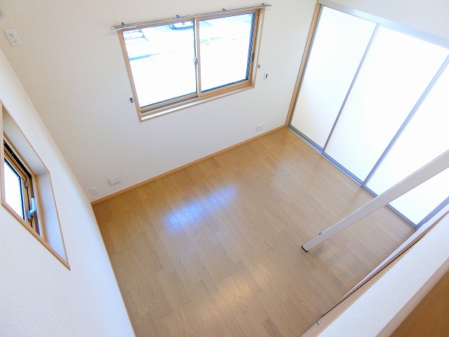 眺望　ロフトからの景観です！天井が高く開放感のある洋室6帖のお部屋