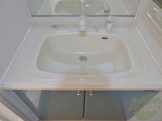 洗面設備　忙しい朝の味方、独立洗面台があるのは嬉しいですね。