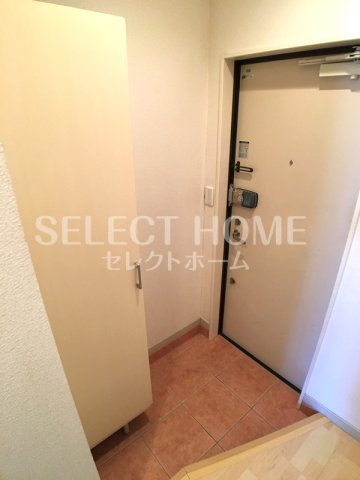 玄関　収納もある玄関です