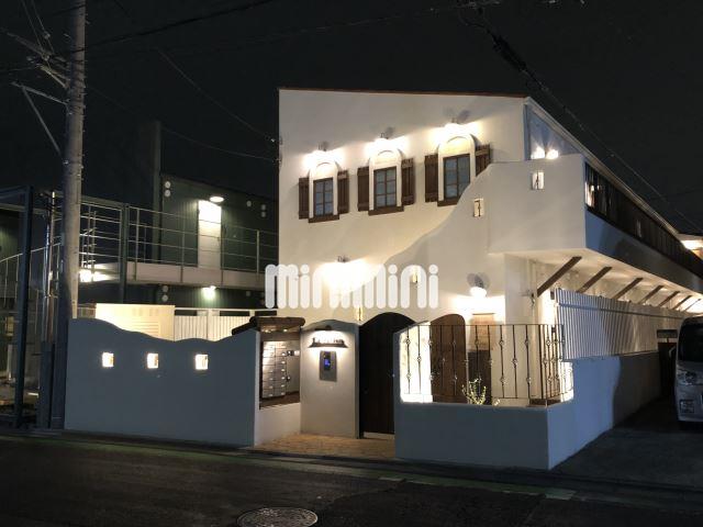 建物外観　女性に安心なオートロック、宅配ＢＯＸ付