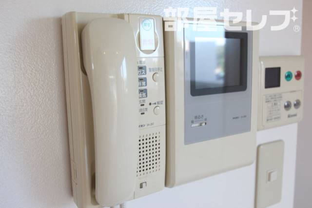 セキュリティ　テレビモニター付きインターホン