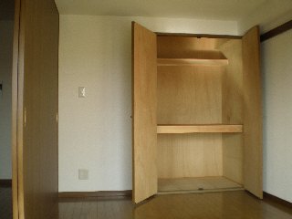 収納　奥行ある収納です。