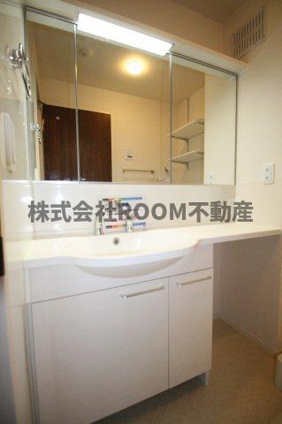 洗面設備　広い洗面スペース