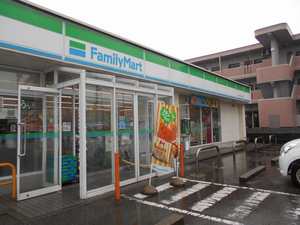 コンビニ　ファミリーマート野々市新庄六丁目店（コンビニ）まで259m