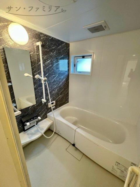 バス・シャワールーム　同一物件別部屋写真