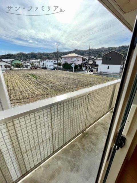 バルコニー　同一物件別部屋写真