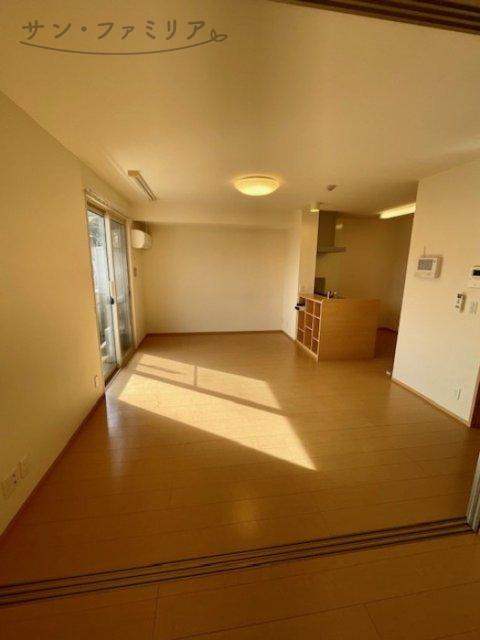 居室・リビング　同一物件別部屋写真