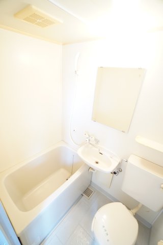 バス・シャワールーム　※同物件の写真です。