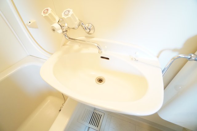 洗面設備　※同物件の写真です。