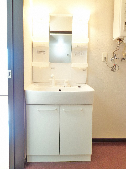 洗面設備　シャワードレッサー付きです！