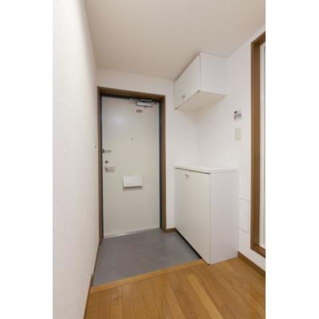 玄関　※写真は同タイプ住戸です。