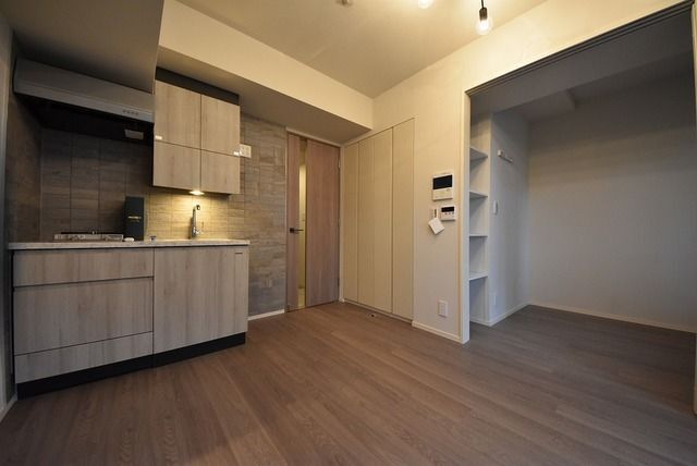 居室・リビング　☆明るい居間☆