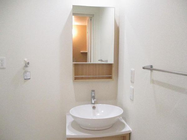 洗面設備　オシャレな洗面台！