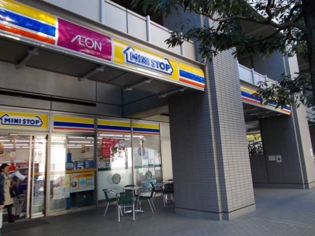 コンビニ　ミニストップ愛宕1丁目店（コンビニ）まで8m