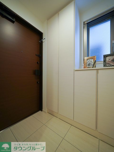 玄関　※写真は同タイプ住戸です。