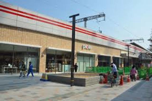 ショッピングセンター　piole明石（ショッピングセンター）まで1064m