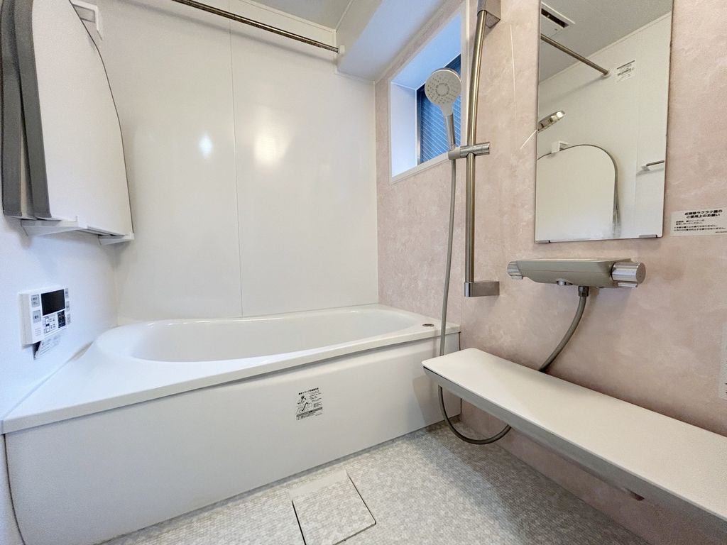 バス・シャワールーム　バスルーム