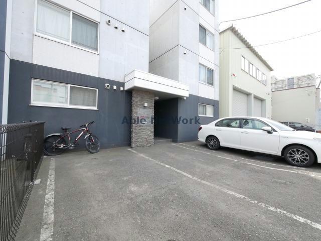 駐車場　駐車場