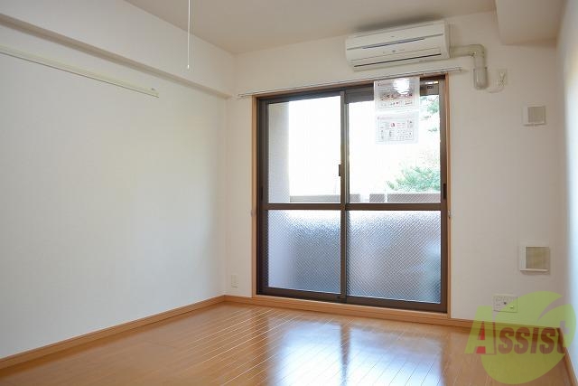 居室・リビング　明るいお部屋です