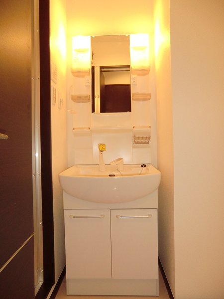 洗面設備　独立洗面台です