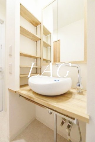 洗面設備　独立洗面台です。