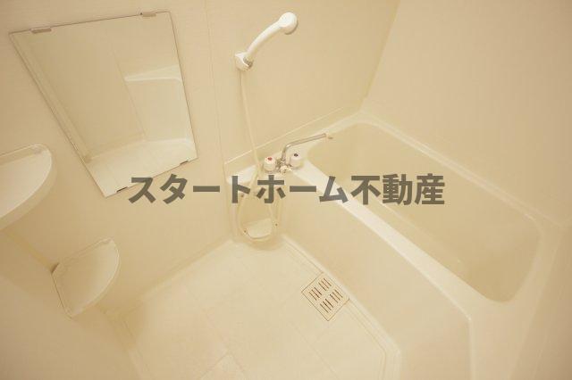 バス・シャワールーム　ゆったり過ごせるお風呂です