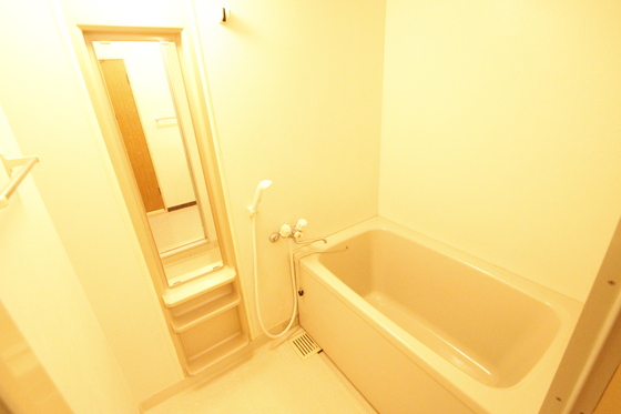 バス・シャワールーム　※他の号室の写真になります。