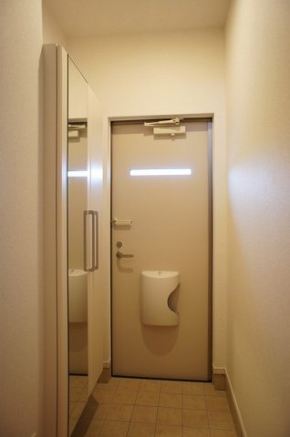 玄関　落ち着いた玄関です