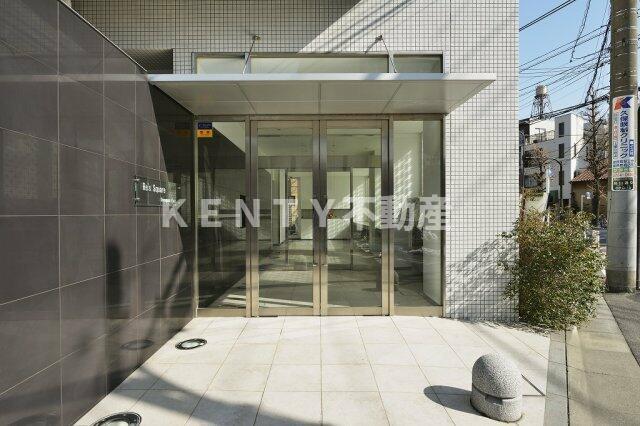 エントランス　落ち着いたエントランスです