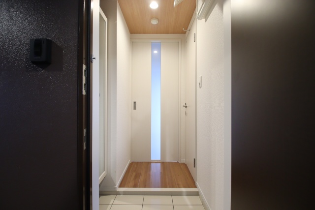 玄関　※別室の参考写真の為、現況優先です。