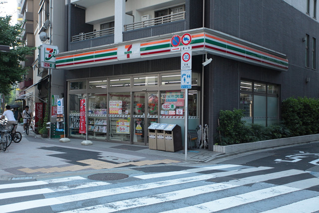 コンビニ　セブンイレブン 聖路加タワー店（コンビニ）まで521m