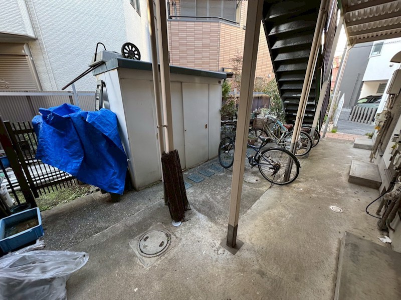 その他　敷地内自転車置き場あり