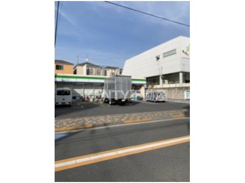 コンビニ　ファミリーマート 大田大森南店（コンビニ）まで271m