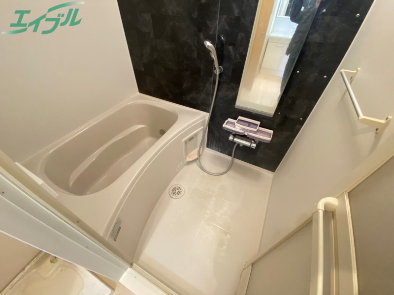 バス・シャワールーム　同物件別室反転写真