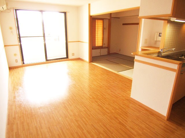 居室・リビング　写真は同型タイプ