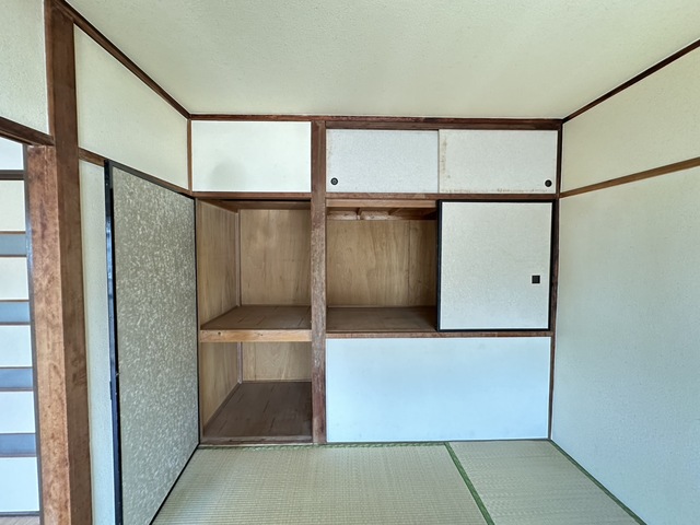 収納　リフォーム前のお部屋です