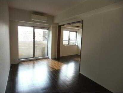 居室・リビング　別部屋参考写真となります。