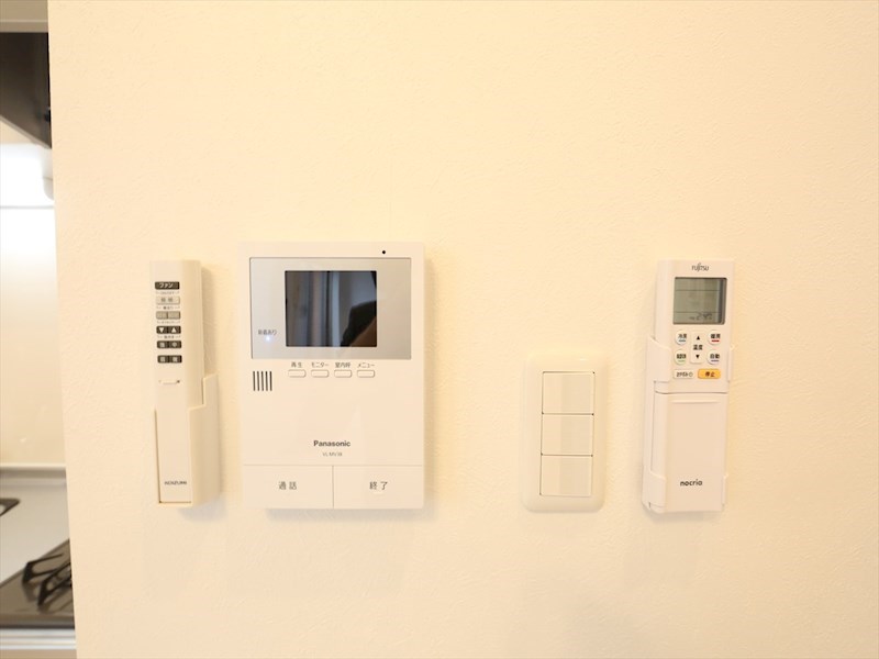 セキュリティ　ＴＶモニター付インターホン　同型写真