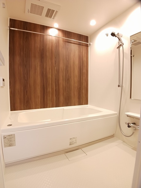 バス・シャワールーム　同一施工会社参考写真です