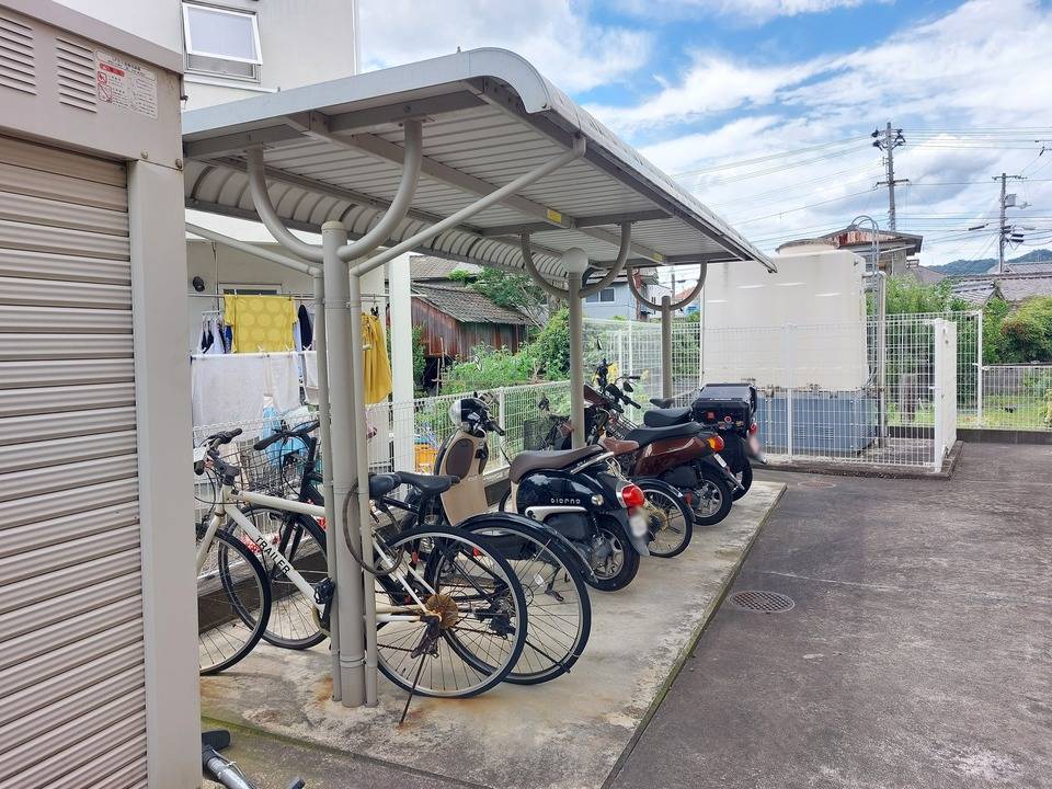 駐車場　駐輪場