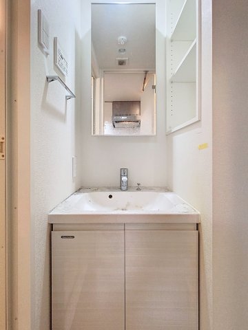 洗面設備　日々の生活に便利な「独立洗面台」あります。