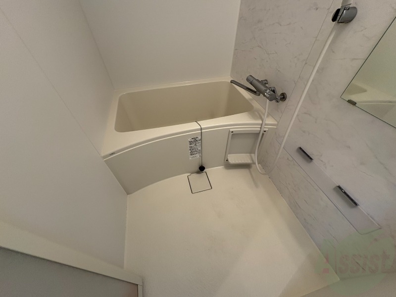 バス・シャワールーム　お風呂になります。一日の疲れを癒してくださいね。