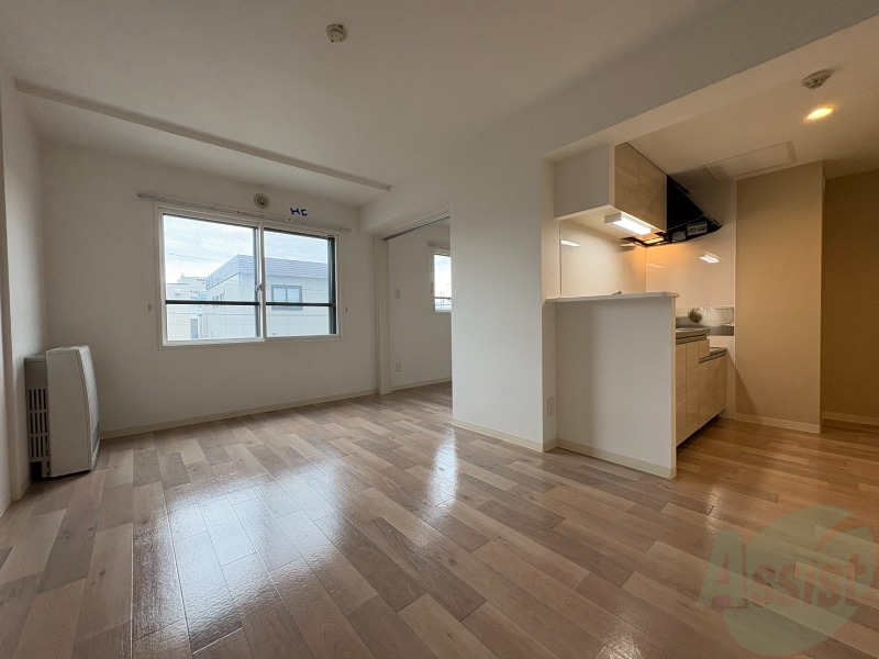 居室・リビング　広くてキレイなお部屋が広がっていて、充実した生活が送れそう。